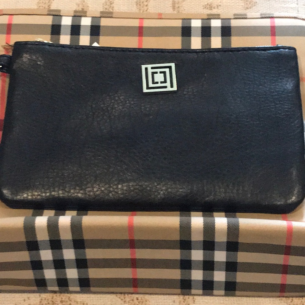 NWT Liz Claiborne phone charging wallet